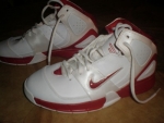 Vendo botas de baloncesto Nike nº 40, sin estrenar